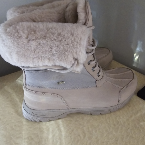 Uggs Butte logo Winter Boots main image 5